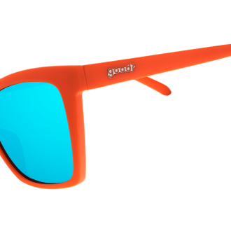 1_KissesCanvas_SellsItForFortune_SideTransparent.png