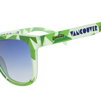 1_RunVancouver_SideTransparent.png